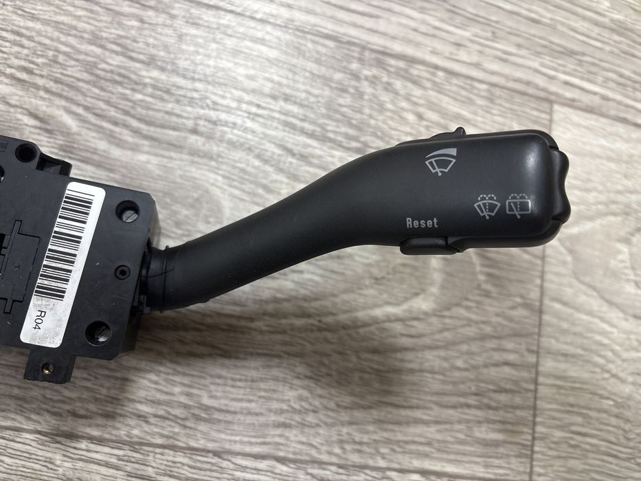 Підрульові перемикачі світла, двірників, поворотів Skoda Octavia