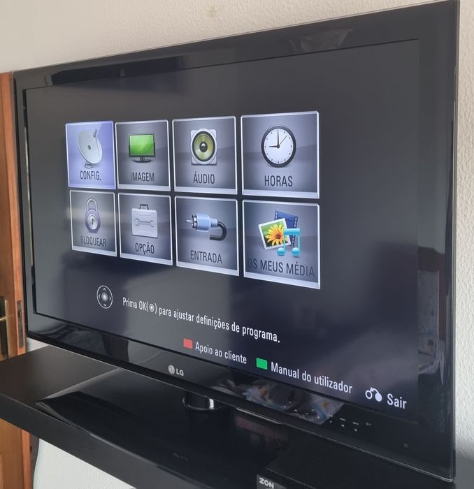 TV LED-LCD Full HD 37" (94 cm) — TruMotion 100Hz | Som Dolby