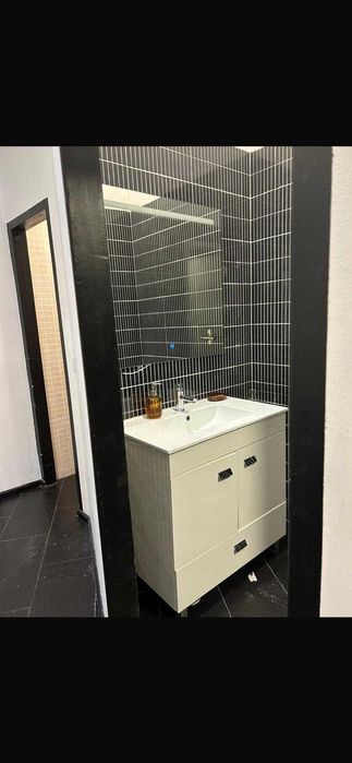 Loja com 170m2 - Junto ao Mercado de Arroios