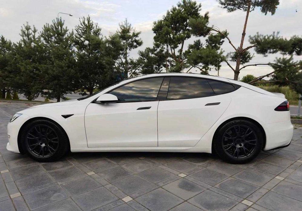 Tesla Model S 2022