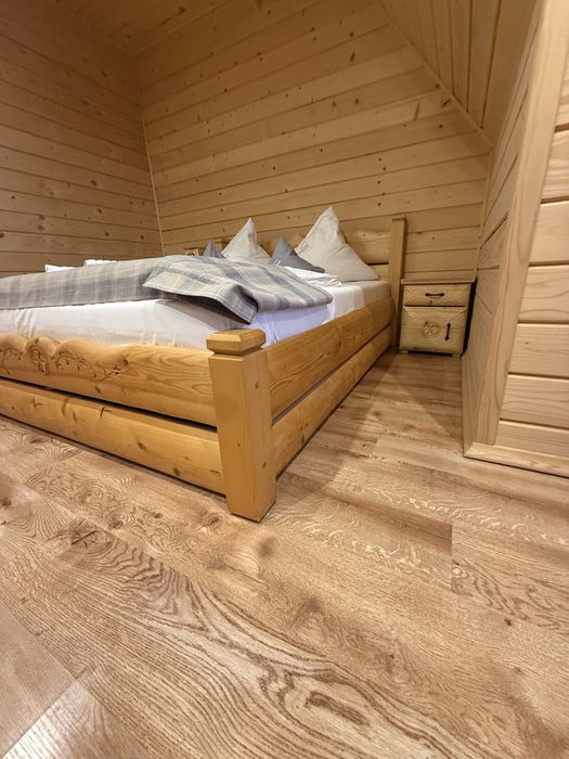 Sprzedam cztery lozka goralskie solidne z materacami