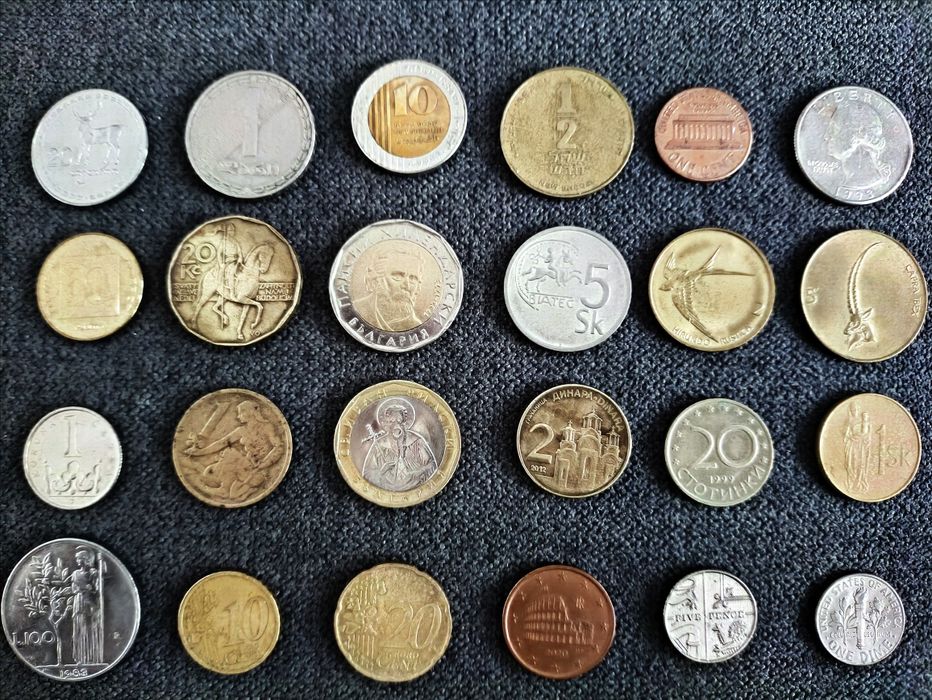Монети світу. Різні країни та різні часи.