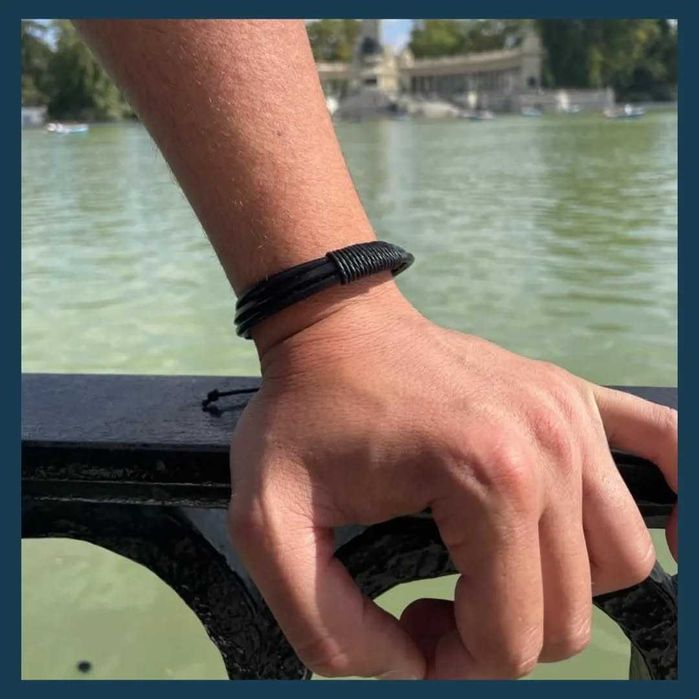 Pulseira em Couro Vegan - Preta