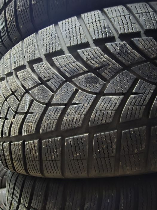 275/45R20 Goodyear UltraGrip Perfomance