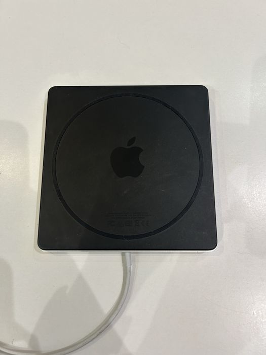 Apple USB SuperDrive (model A1379) kompaktowy, zewnętrzny napęd optyczny CD/DVD