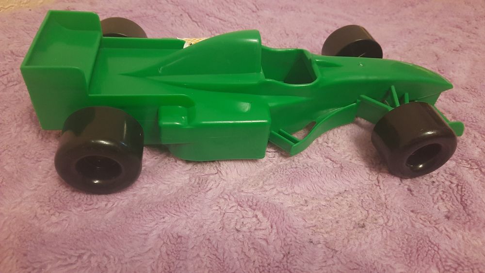 Машинка  іграшка