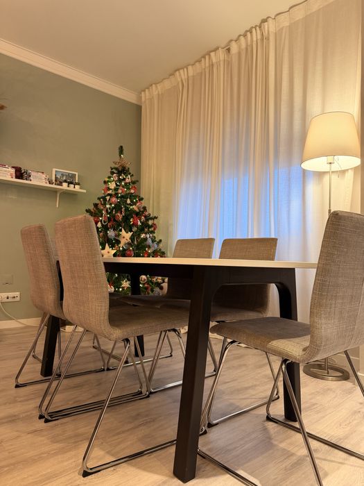 Mesa 6 pessoas Ikea, Branco e Preto