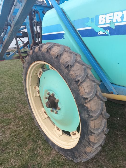 Opryskiwacz ciągany Berthoud Alba V 30