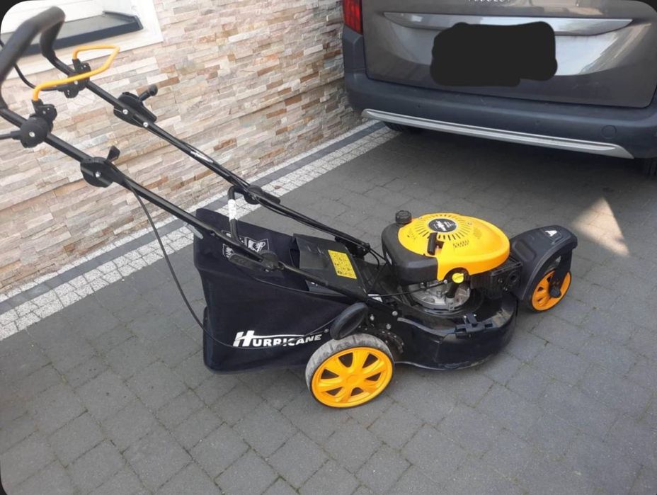 Газонокосарка самохідна бензинова