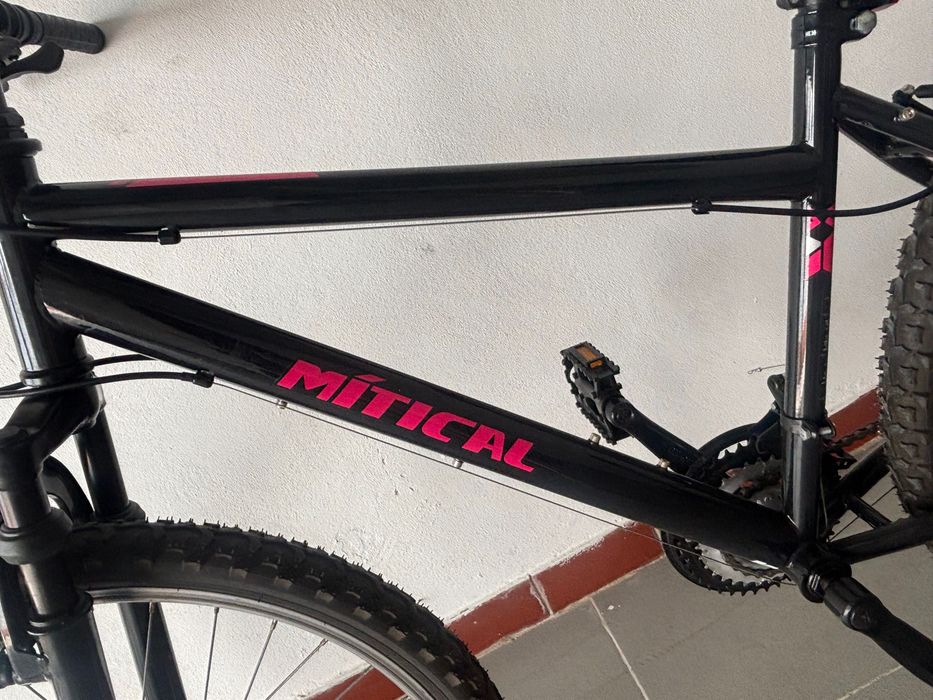 BICICLETA MITICAL ARO 26 €160 preto e rosa