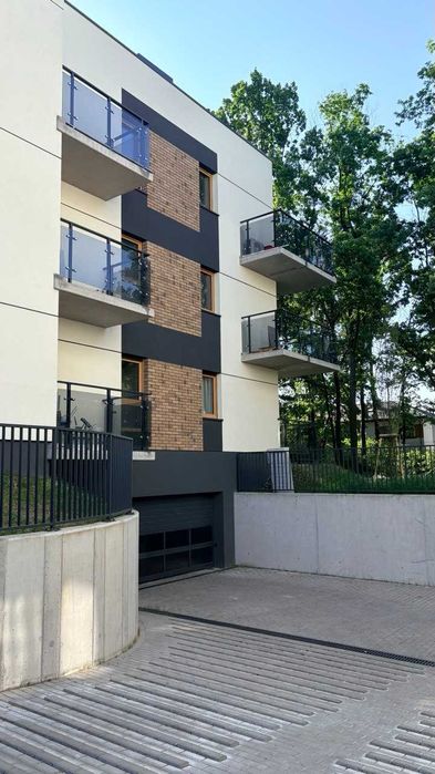 Miejsce postojowe w garażu podziemnym. Ul. M.Konopnickiej 34C. 300 m od LIDLa - Widok 2
