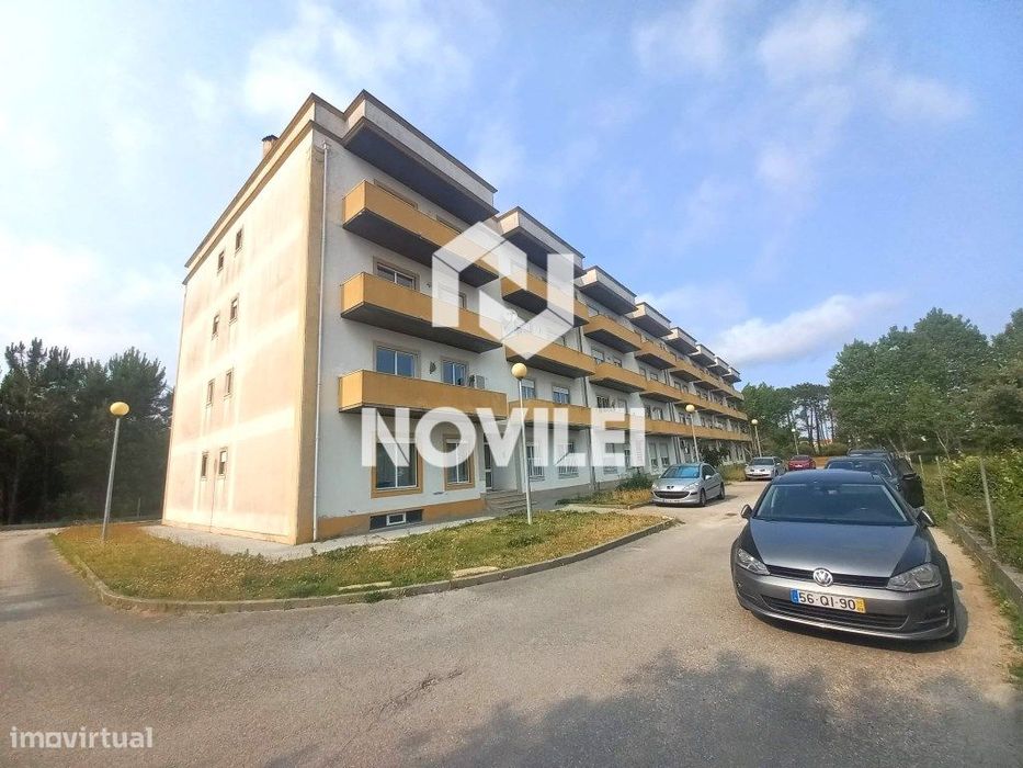 Arrecadação no último piso de prédio residencial em Pataias.