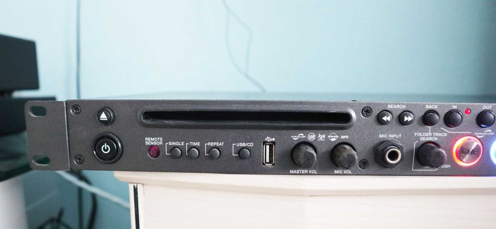 CD проигрыватель Gemini CDMP-1500 mp3 плеер USB и Omnitronic CMP-101