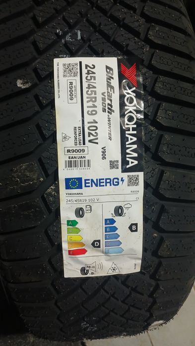 245 45 19 Yokohama BluEarth Winter V 906,2025,Japan
