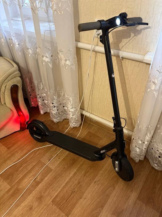 Продам электросамокат Xiaomi
