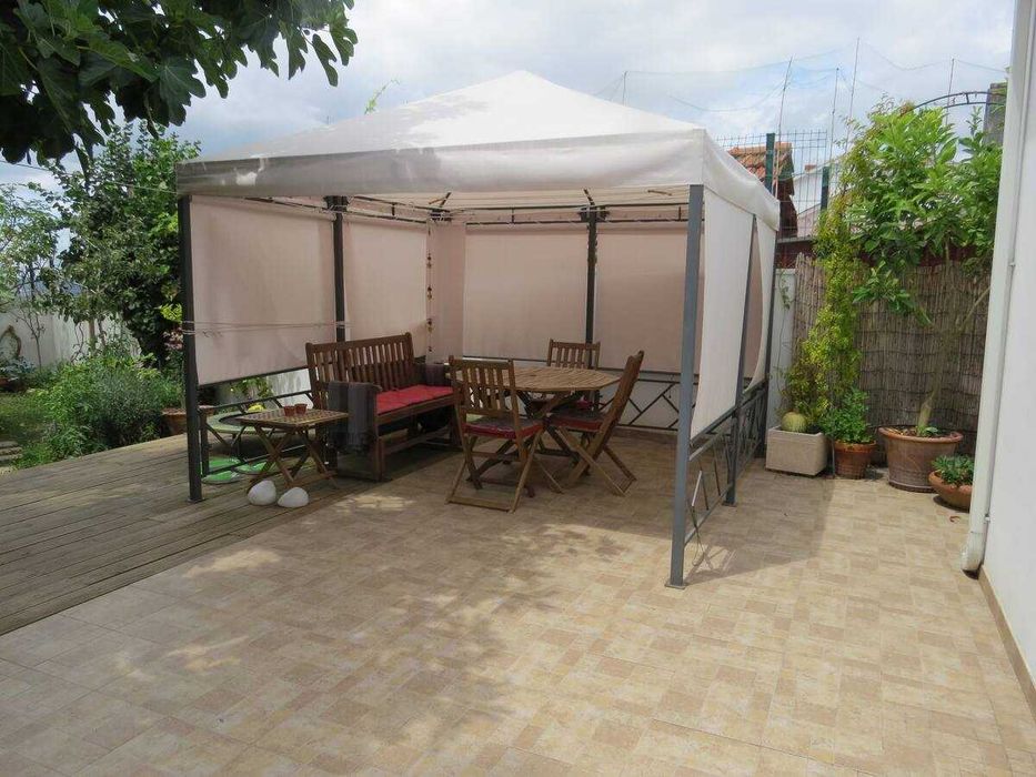 Pérgola em ferro trabalhado para jardim e exteriores
