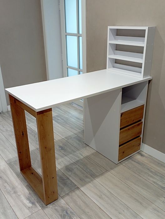 Манікюрний стіл, столик для манікюру, стіл з висувними ящиками, 

Стіл