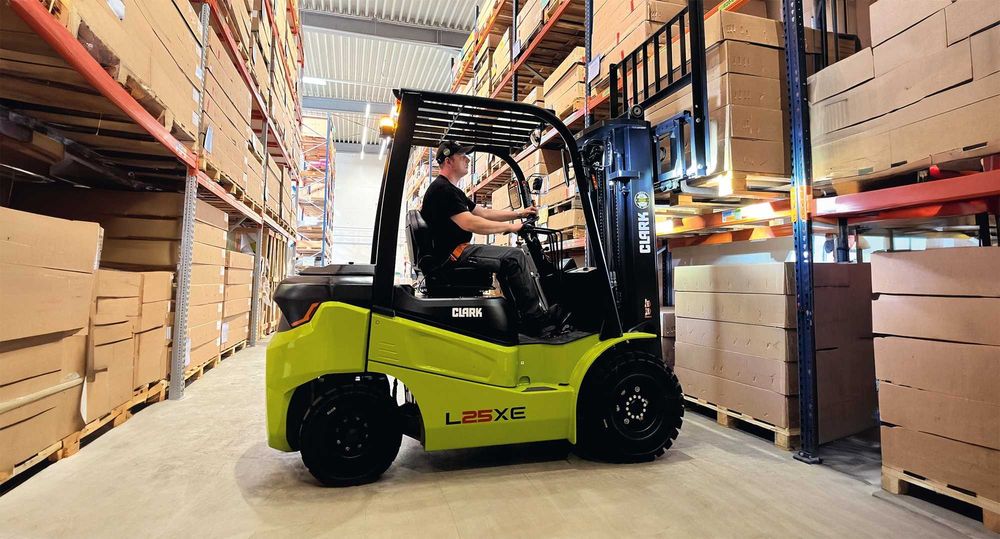 Новий електричний навантажувач CLARK L25XE Raider з літієвою акб 230А