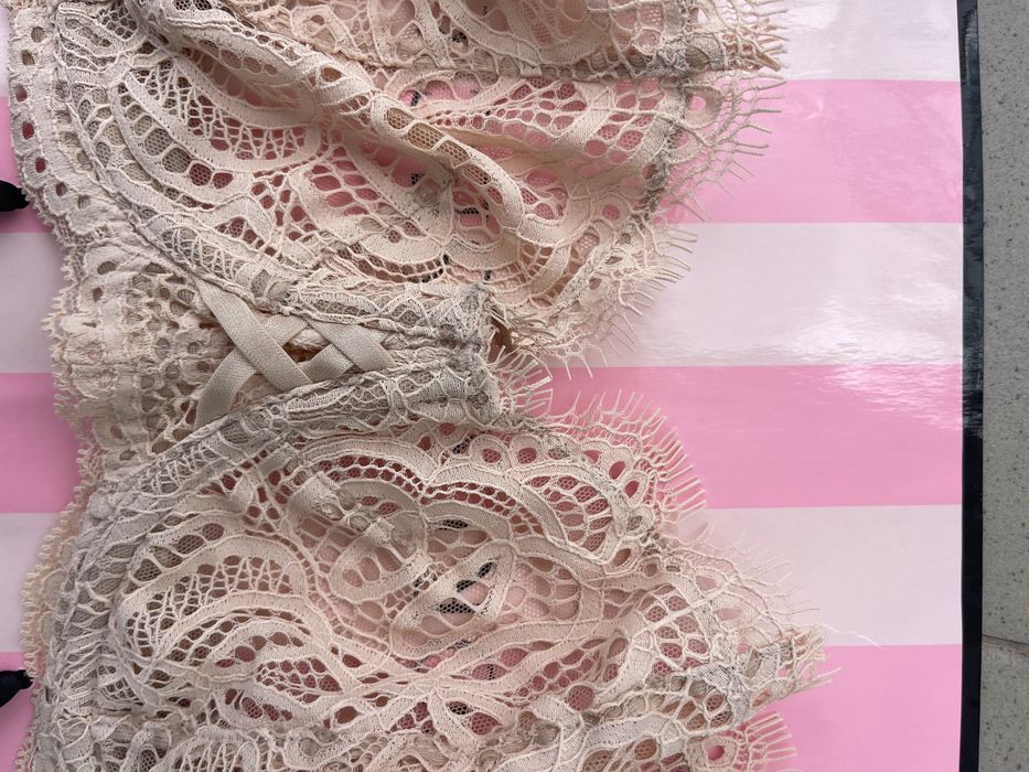 Бюстгальтер Victoria’s Secret 38C