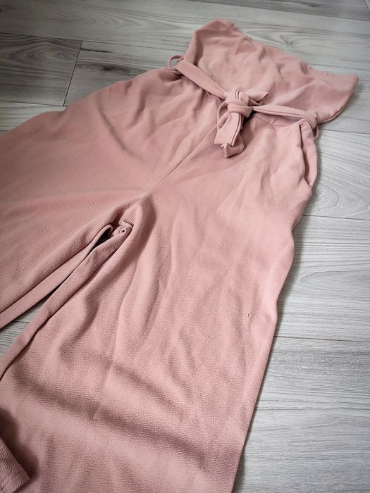 Piękny kombinezon 38