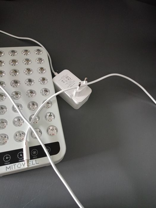 Lampa LED do terapii światłem czerwonym mitowell m200