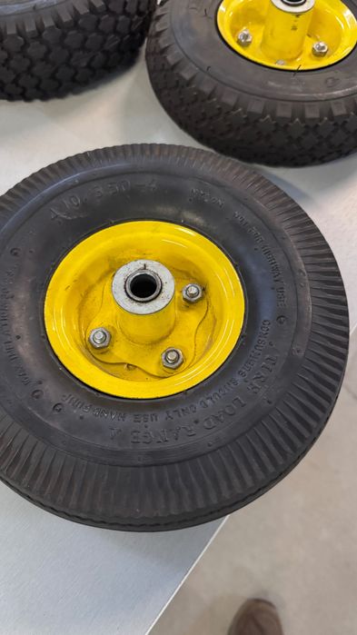 Lote de pneus e câmaras de ar