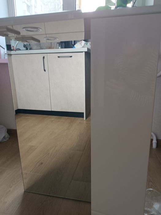 Шкафчик у ванну кімнату.