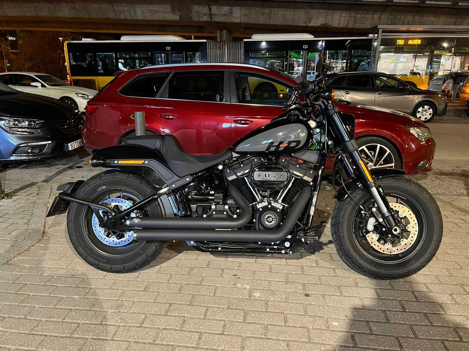 Harley Davidson Fat Bob 114, c/ Vance and Hines c/ nova