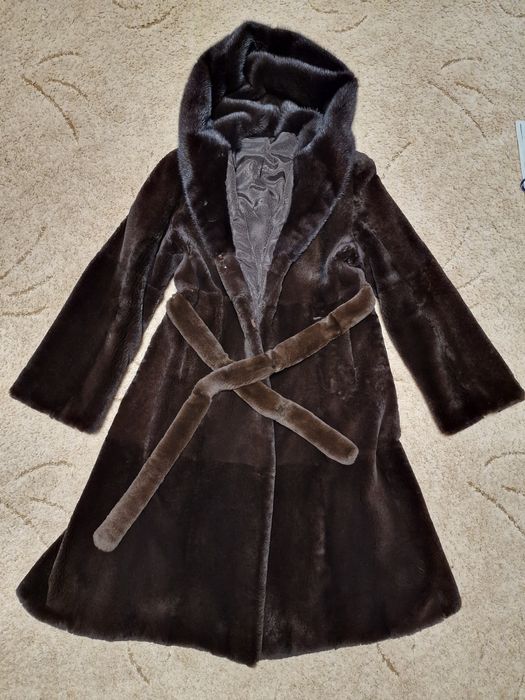 Продам норкову  шубку . Розмір  44- 46 ( М)  - 7000грн