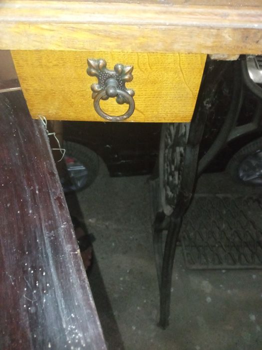 Швейна машинка singer