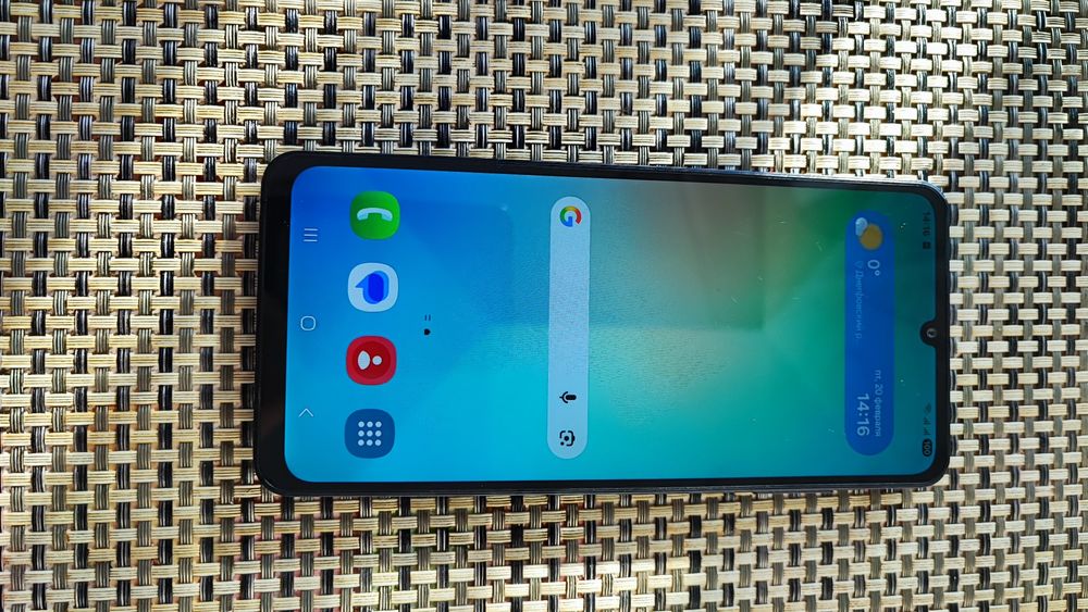 Продам тел Самсунг А06 в гарному стані.