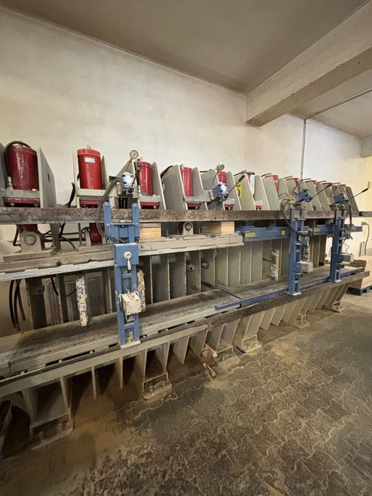 Prasa Famad do podłóg warstwowych