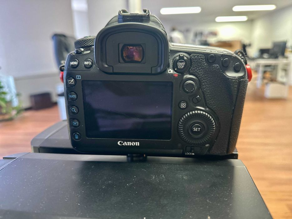 Canon 5D Mark IV