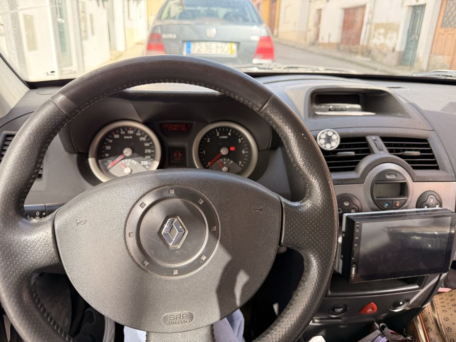 Vende renalt megane 1,9 disel 2004