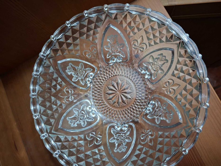 Peça decorativa de vidro lapidado