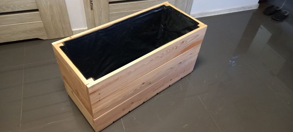 Donica, doniczka drewniana na taras, balkon, do ogrodu