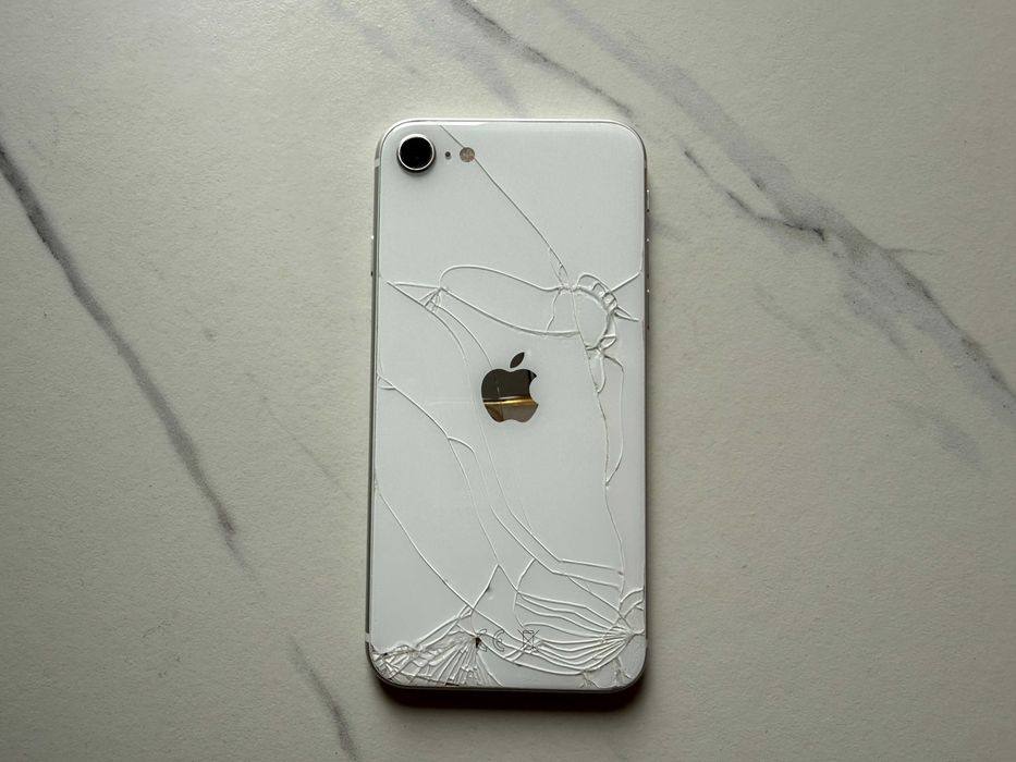 Iphone SE 2020 White 64gb w dobrym stanie