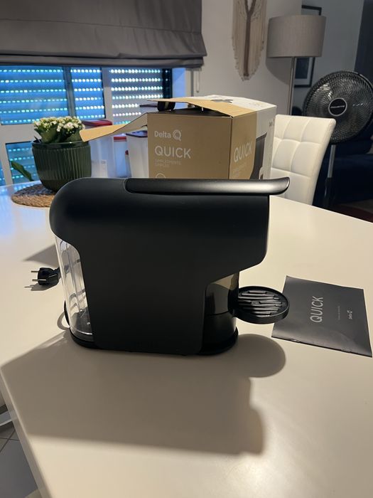 Máquina de café Delta Q Quick Preta