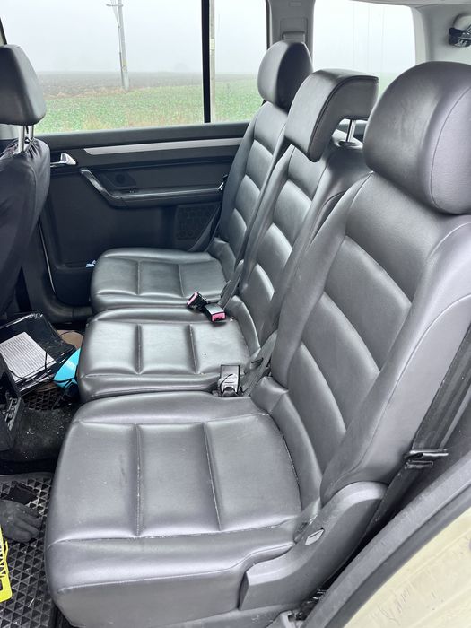 Touran  1.9 TDI 7 osob skory klima