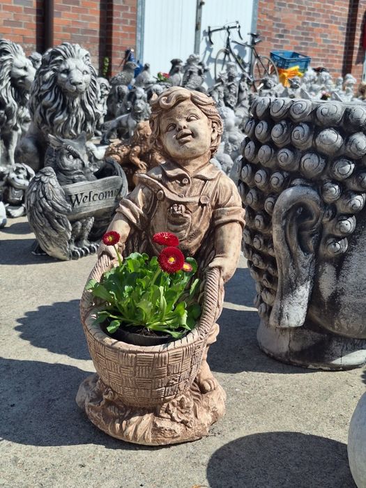 Figury, donice, kolumny betonowe