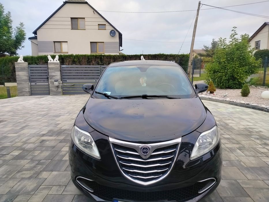 Lancia Ypsilon