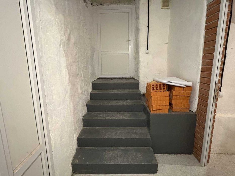 Продаж фасадного приміщення 97 м2, вул. Шевченка