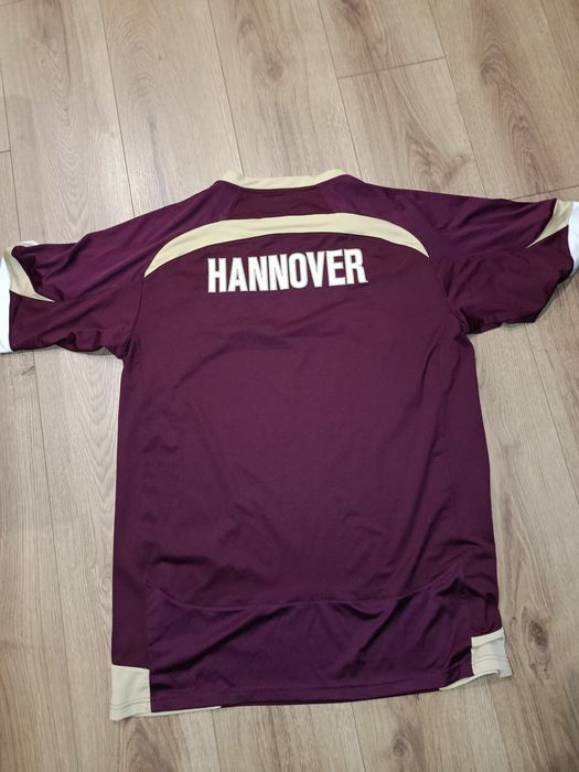 Okazja Kolekcjonerska koszulka HANNOVER 96 z podpisami CAŁEJ DRUŻYNY! Sezon 10/11