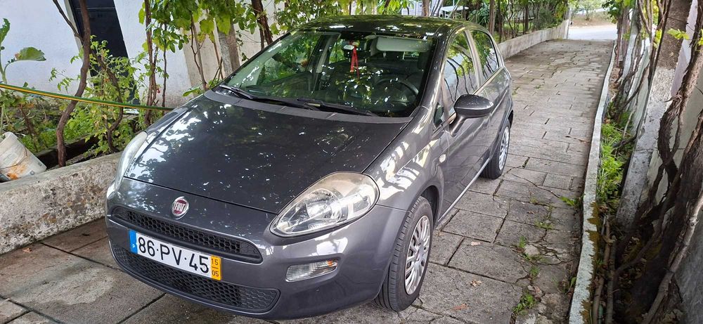 Fiat Punto - ano 2015 impecável !!!