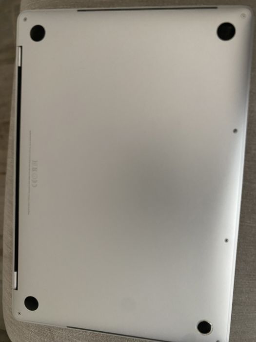 MacBook Pro 13-inch, 2017, Four Thunderbolt 3 Ports