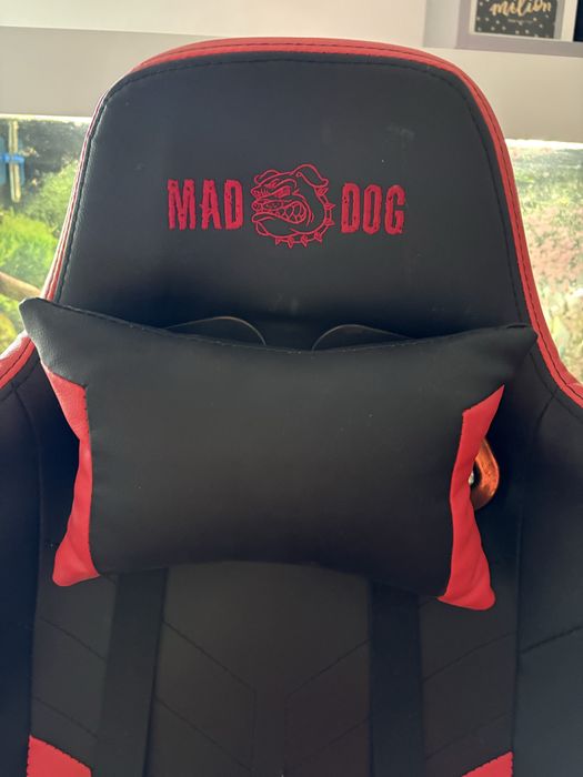 Fotel Mad-dog czerwono-czarny