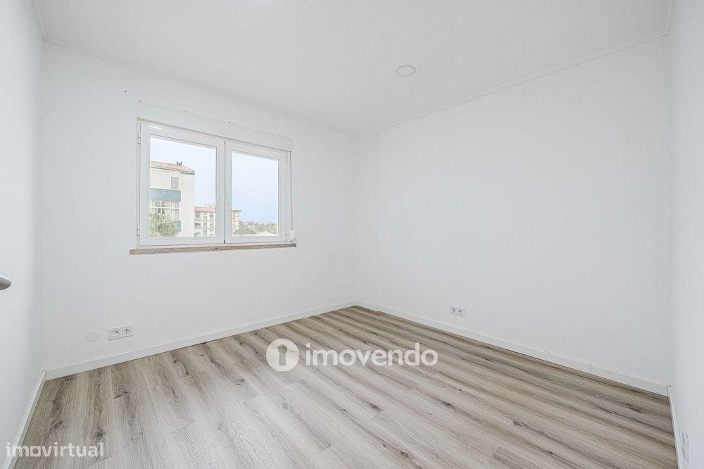 Apartamento T1 totalmente renovado, com varanda, na Sobreda