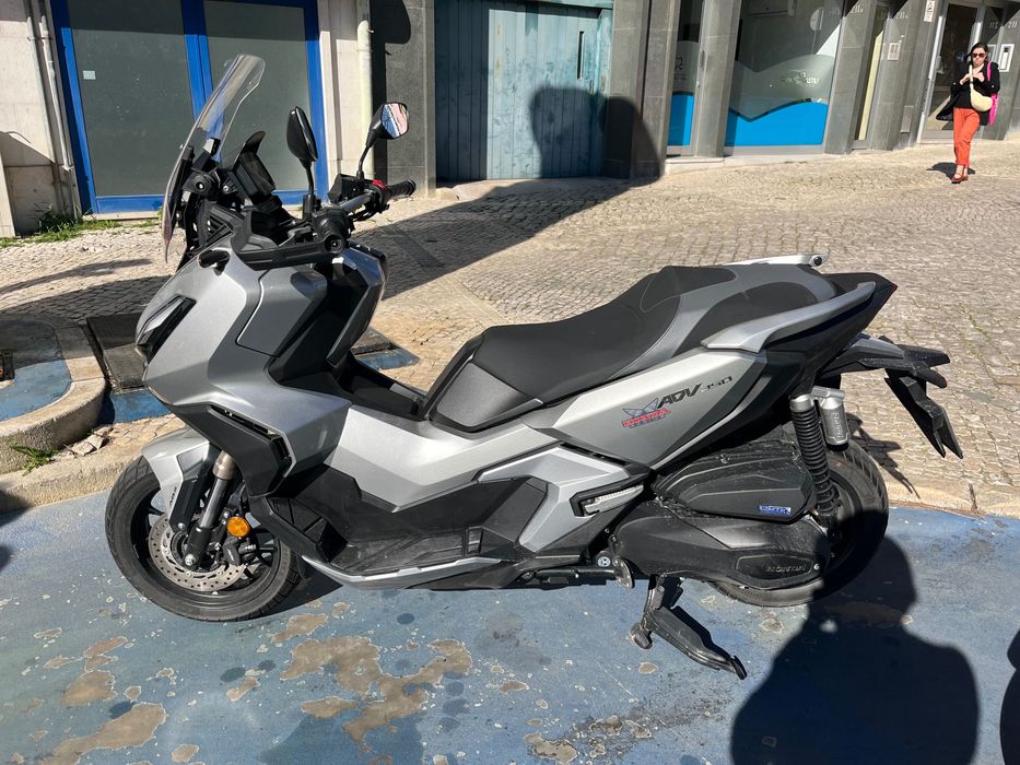 Honda adv 350 praticamente nova NEGOCIÁVEL