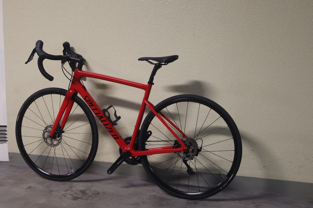 Bicicleta estrada carbono Specialized tarmac SL6 2022 shimano 105