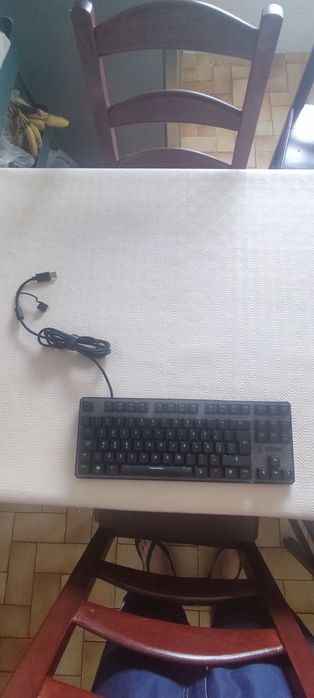 Teclado Gaming KROM Kernel TKL (RGB mecânico - preto)